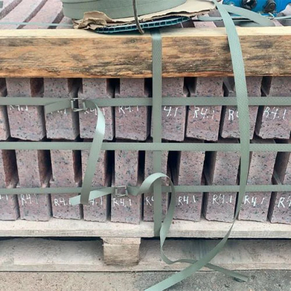 Бордюр гранітний з Богуславського граніту 200x80x1000