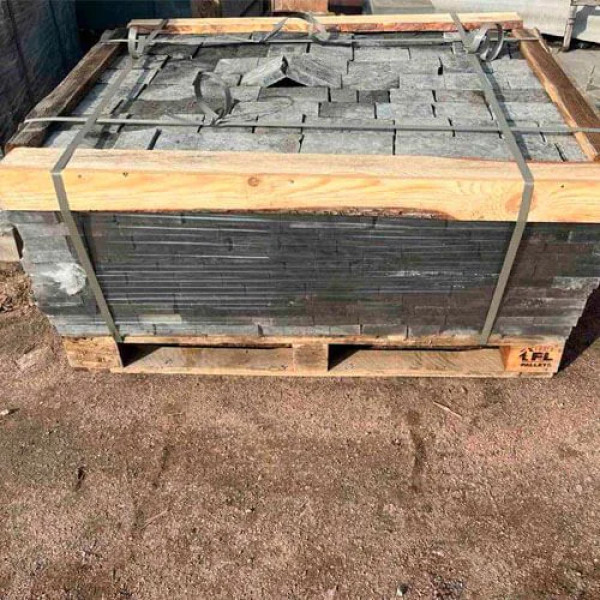 Тротуарна плитка гранітна 100x100x50 колота