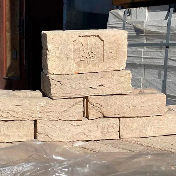 Катеринославська цегла Снігова королева ручного формування 250х120х65 мм