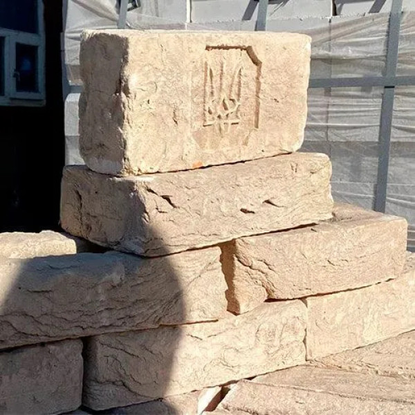 Катеринославська цегла Снігова королева ручного формування 250х60х65 мм